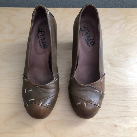 Modcloth Retro Leather Heeled Pumps - Picture 3 of 15